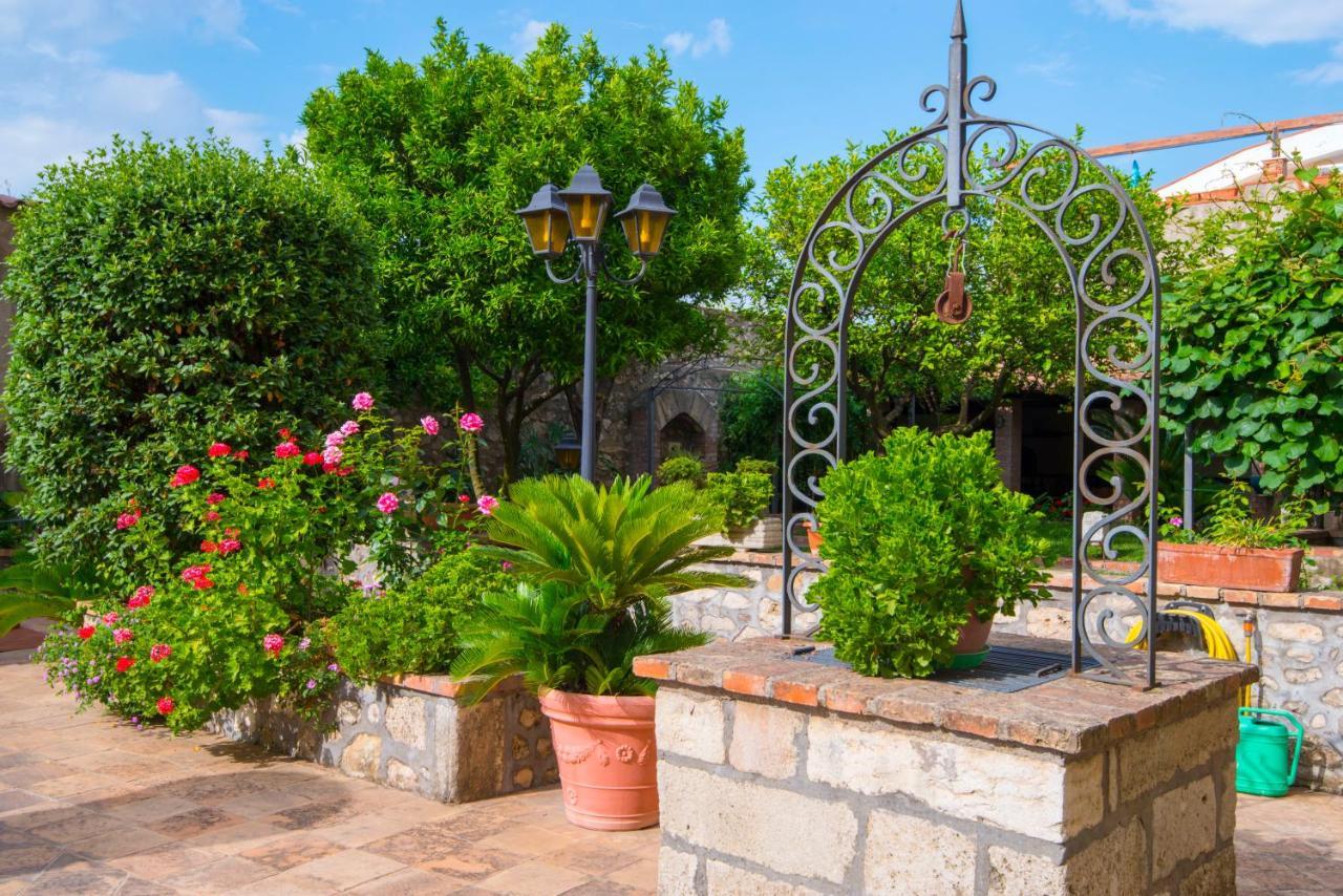 Bed and Breakfast Torre Caetana Minturno Exterior foto